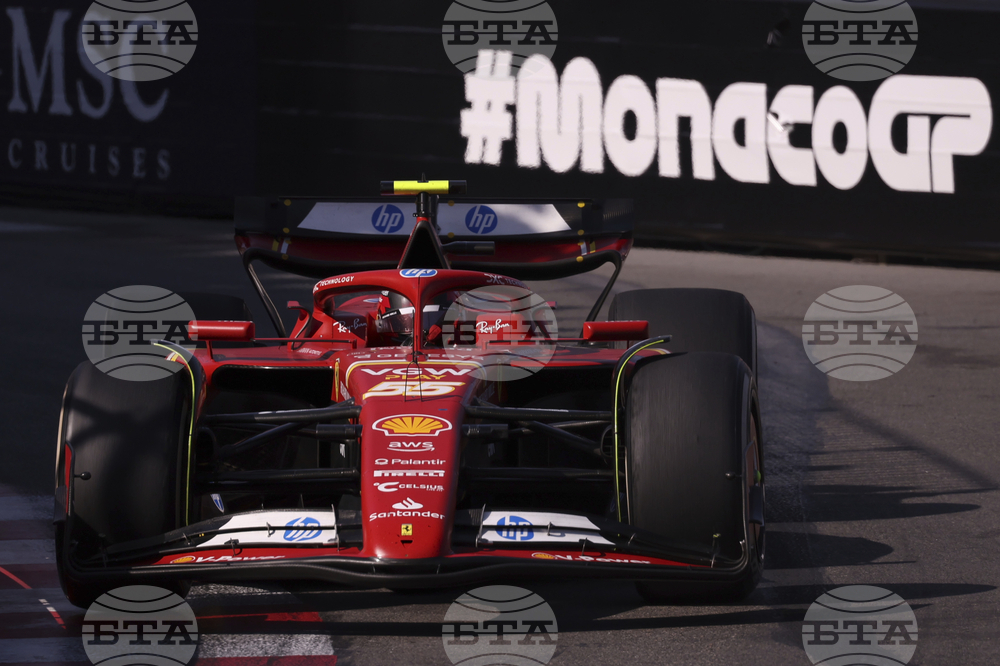 Емблематичното Ферари F2001 на седемкратния световен шампион във Формула 1 Михаел Шумахер (Германия) ще бъде предложено на търг в Монако