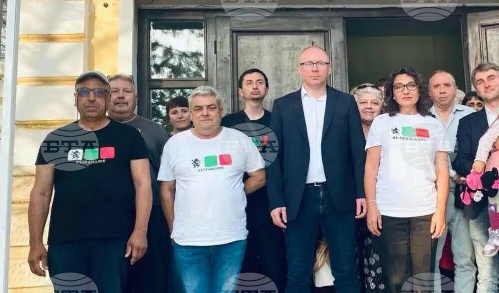 Силистренци се срещнаха с кандидати на „Възраждане“ за народни представители и евродепутати