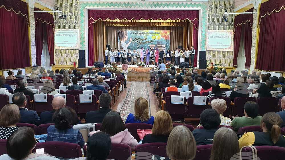 С тържество отбелязаха професионалния празник на учителите в Тараклия
