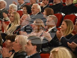 С тържествена сесия на Общински съвет – Благоевград продължи втората част от празничната програма по повод 110 години от Освобождението на Горна Джумая и Пиринска Македония на вчерашния 5 октомври. 