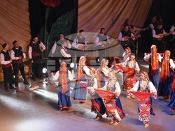 С тържествена сесия на Общински съвет – Благоевград продължи втората част от празничната програма по повод 110 години от Освобождението на Горна Джумая и Пиринска Македония на вчерашния 5 октомври. 