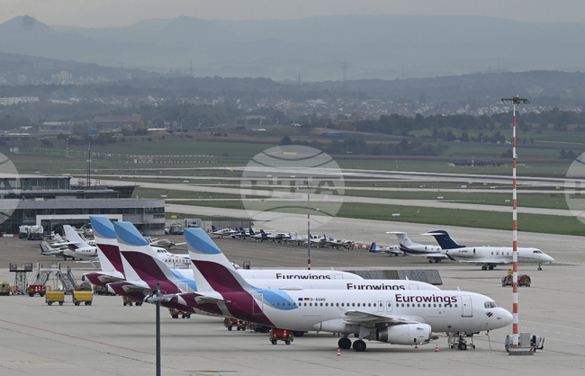 Пътуването със самолет от германските летища става значително по-скъпо, пише в анализ на аерокосмическия център на страната