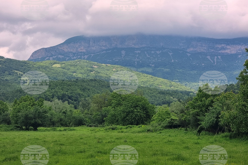 Good Mountain Hiking Conditions on Sunday
