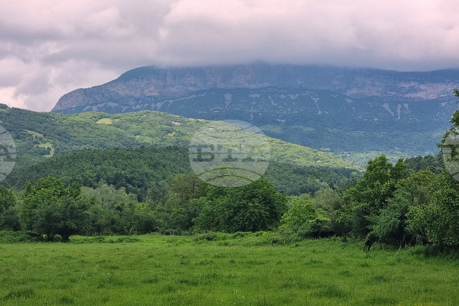 Good Mountain Hiking Conditions on Friday