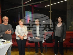 Кметовете на Ловеч и Куманово сред възторжената публика на „Службогонци“ на фестивала в Македония