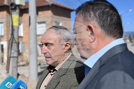 Село Каравелово - фургони - разполагане