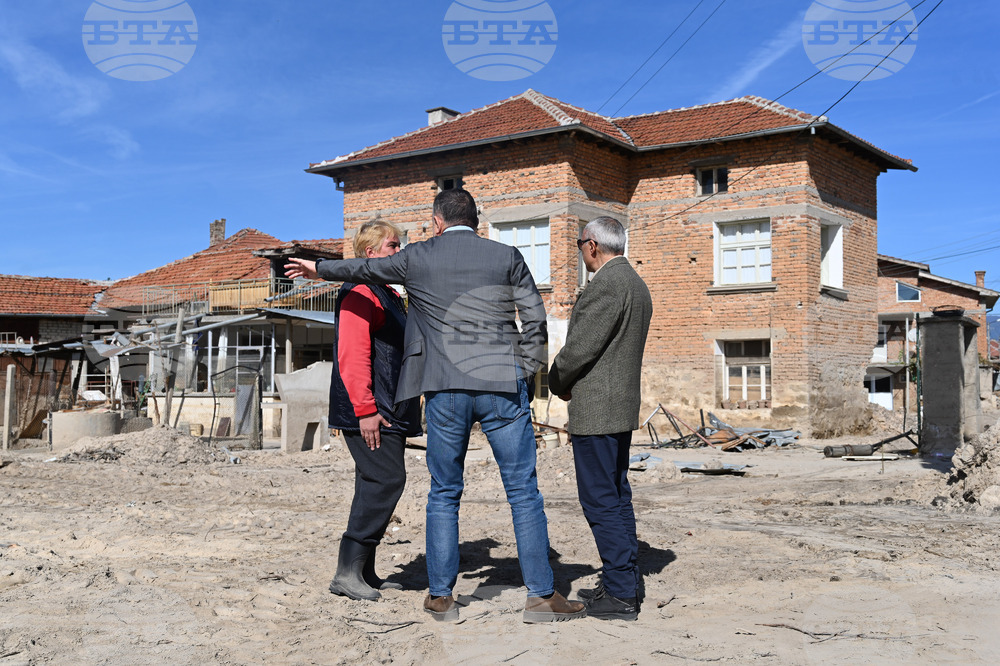 Село Каравелово - фургони - разполагане