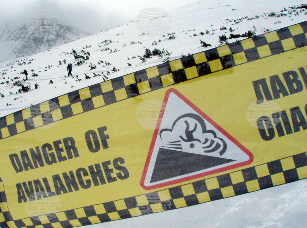 Mountain Rescue Service Advises Tourists to Follow Markings, Use Avalanche Equipment