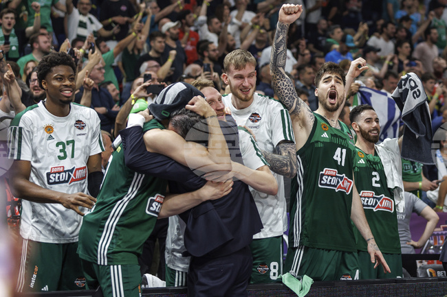 Панатинайкос и Фенербахче започнаха с победи в четвъртфиналните плейофи в баскетболната Евролига