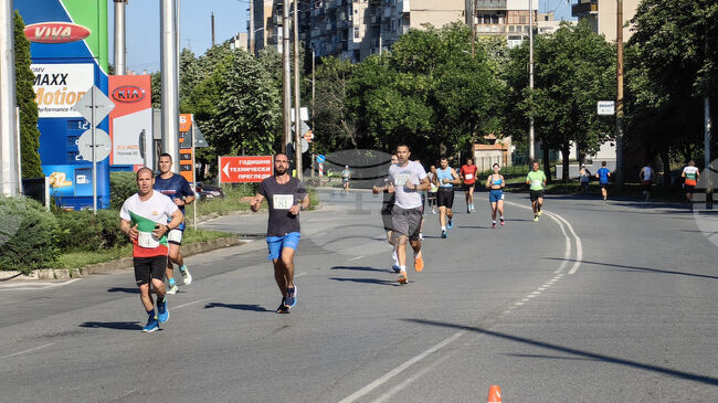Желаещите за участие в тазгодишния маратон "Розова долина" могат да се регистрират до 3 май
