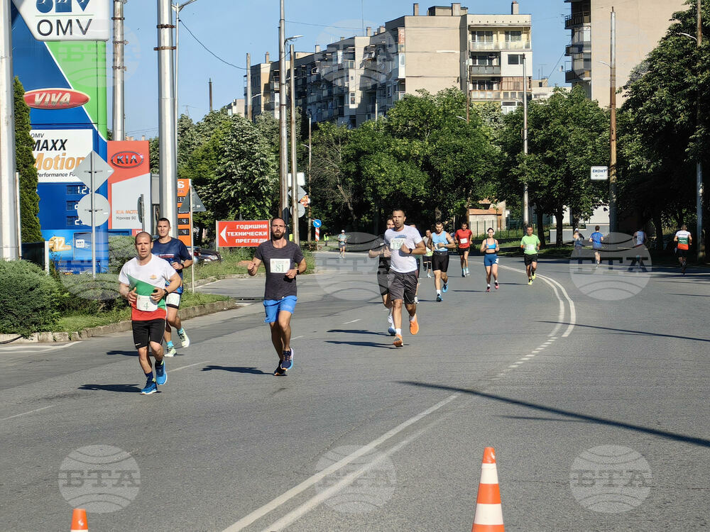Over 200 Runners From Different Countries Participate in Rose Valley Marathon in Kazanlak