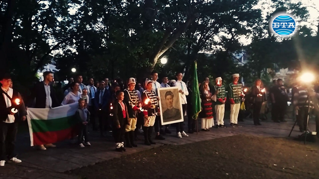 С факелно шествие в Шумен бе отбелязана 148-годишнината от гибелта на Панайот Волов и избухването на Априлското въстание