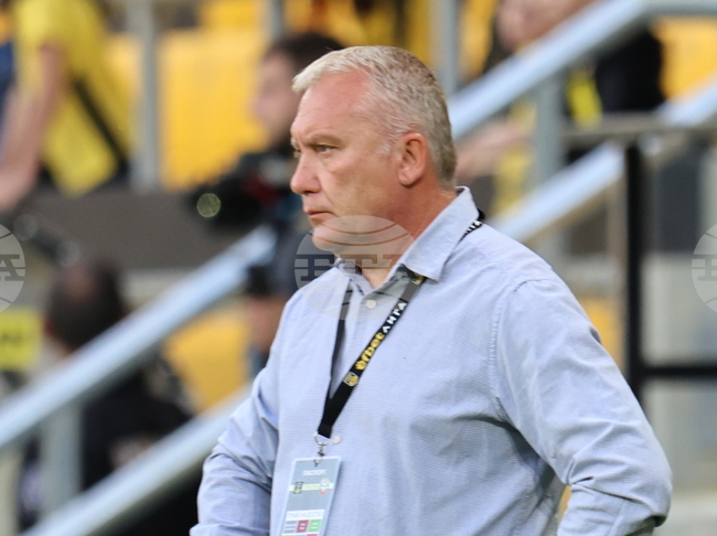 Новият старши треньор на Ботев (Пловдив) Николай Киров проведе първа тренировка начело на тима