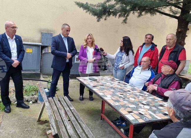 Кърджали - заместник-кмет - гаражи - среща