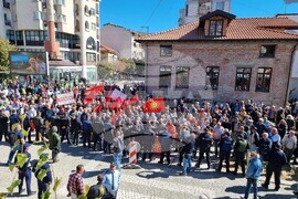 РСМ - Охрид - Български културен клуб "Цар Борис III" - протестиращи
