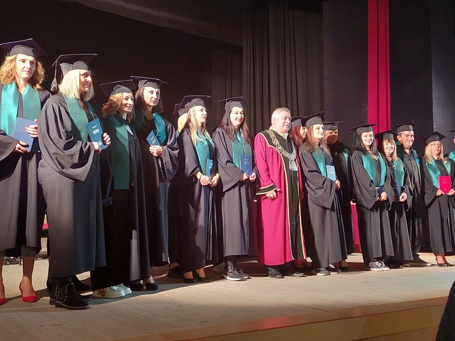 Връчиха дипломите на абсолвентите от випуск 2022 г. на Филиал Видин на РУ „Ангел Кънчев“