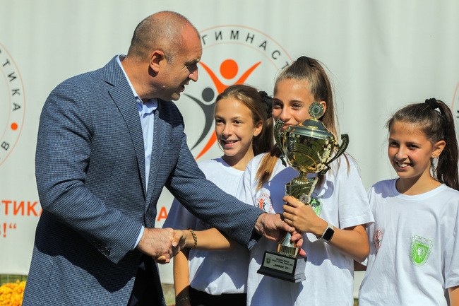 Президентът Румен Радев: Привличането на младите хора към спорта е инвестиция в бъдещето