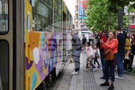 Площад „Славейков“ - „Трамвая на приказките“