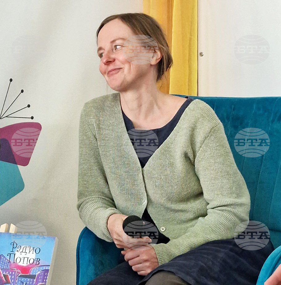 Софийски международен литературен фестивал за деца и младежи -  „Радио Попов“ - книга - Аня Портин 