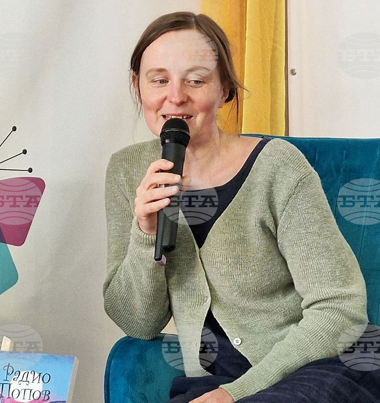 Софийски международен литературен фестивал за деца и младежи -  „Радио Попов“ - книга - Аня Портин 