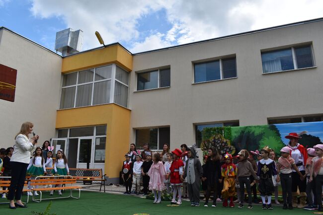 Община Разград: С Горски спектакъл „Бременските музиканти“ завърши проектът „Хубаво е в детската градина“ в ДГ“Зорница“ в Разград