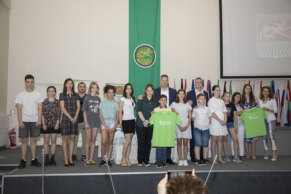 Община Стара Загора: Пето ОУ победи в пластмасовата надпревара със събрани 435 кг боклук