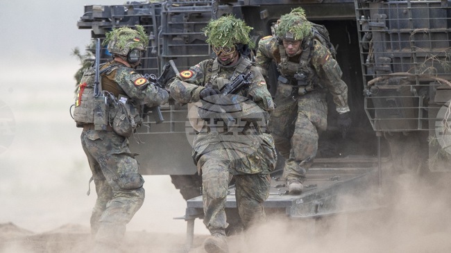 Германия заяви, че намалява броя на военнослужещите си в Северен Ирак от съображения за сигурност