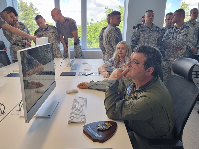 Долна Митрополия - ВВВУ „Георги Бенковски“ - лаборатория