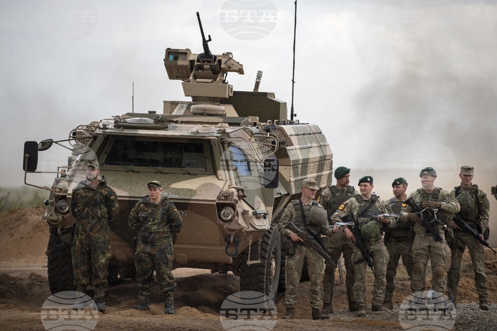 Председателят на комисията по отбрана в Бундестага заяви, че Германия може да бъде принудена да върне наборната военна служба