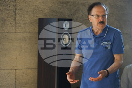 Национална библиотека - енциклопедия „Тракия“ - представяне