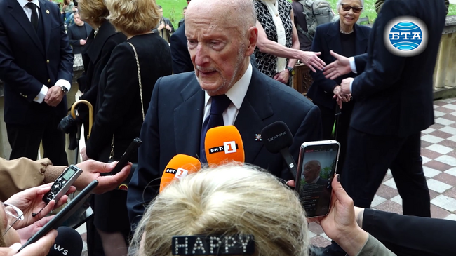 Жестът да бъдат върнати тленните останки на цар Фердинанд в България показва друг прочит на историята, каза Симеон Сакскобургготски