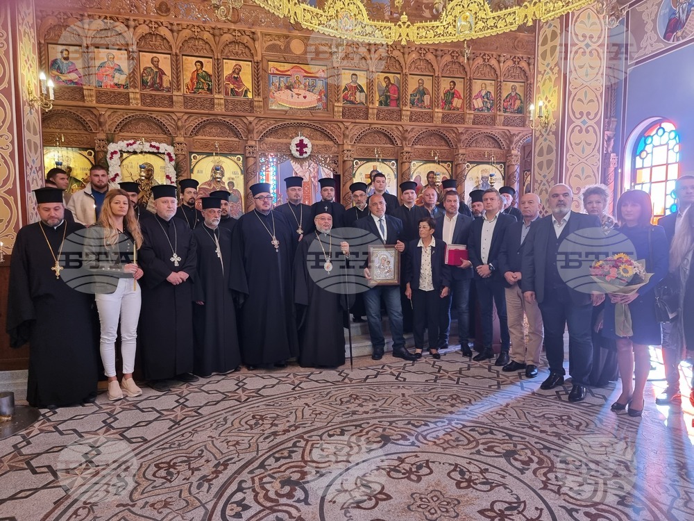 Лидерът на ГЕРБ Бойко Борисов изрази мнение, че машините за гласуване "са пипани 100 процента"