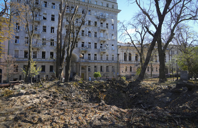 Най-малко 10 загинали и 60 ранени в резултат на руските ракетни удари в Украйна, съобщи украинската национална полиция