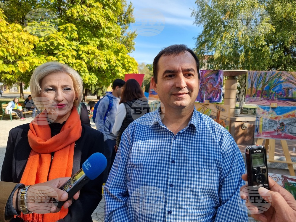 Кърджали - изложба - Световен ден на психичното здраве