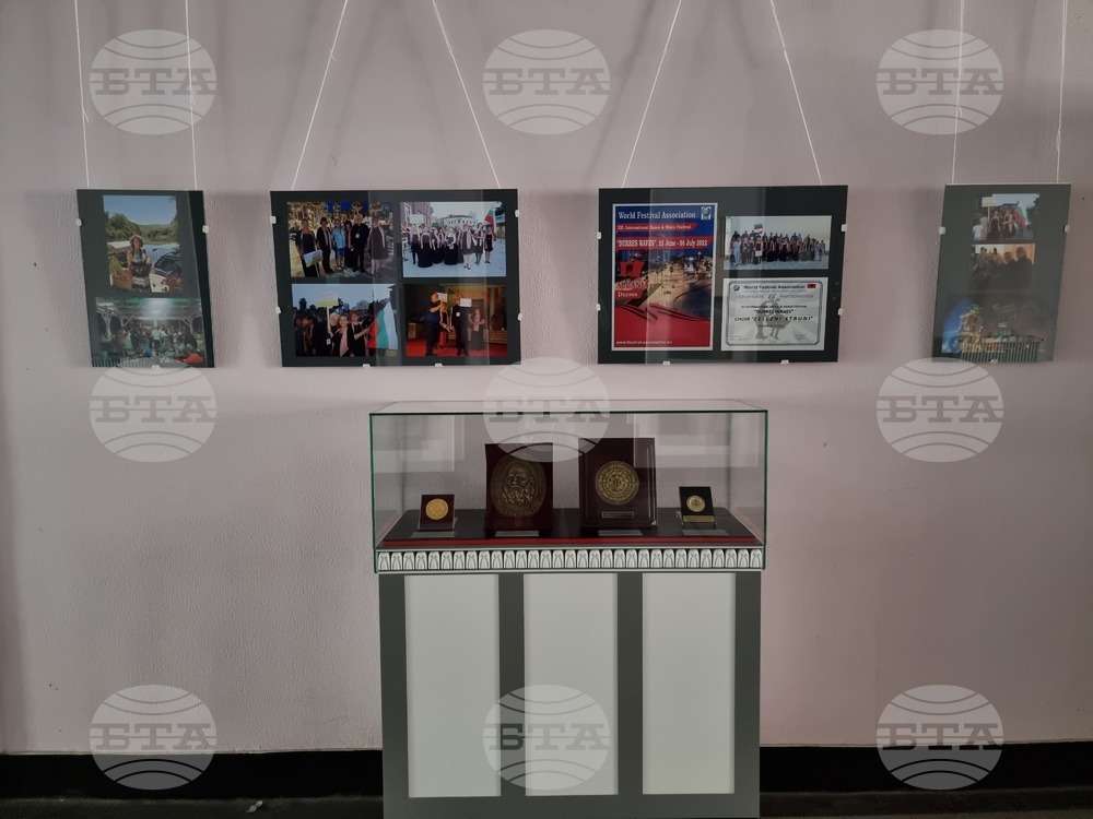 С фотопътепис и концертна програма хор "Железни струни" в Разград откри новия творчески сезон