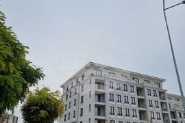 Перник - Работници са се качили на покрива на жилищен блок с искане да им бъдат изплатени дължими възнаграждения