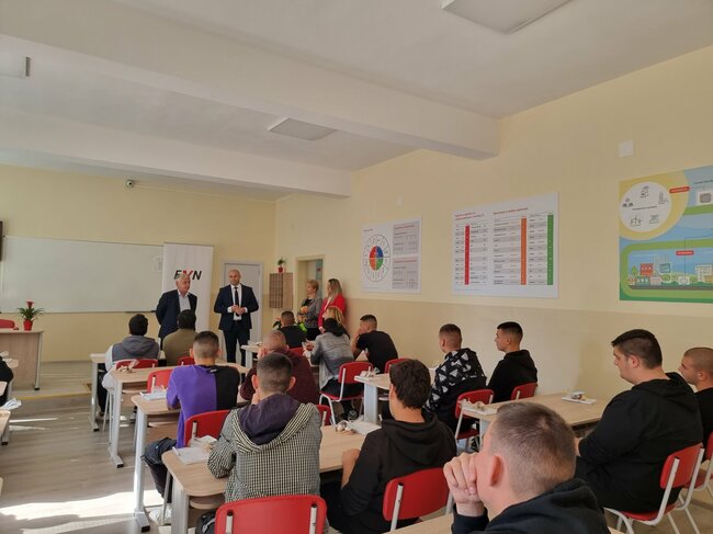Иновативна учебна стена и новообзаведена класна стая откриха в старозагорската Професионална гимназия по електротехника и технологии „Георги Сава Раковски“