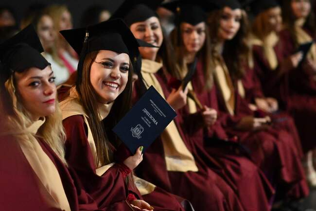 Дипломира се четвъртият випуск на Филиала на МУ– Варна в град Шумен