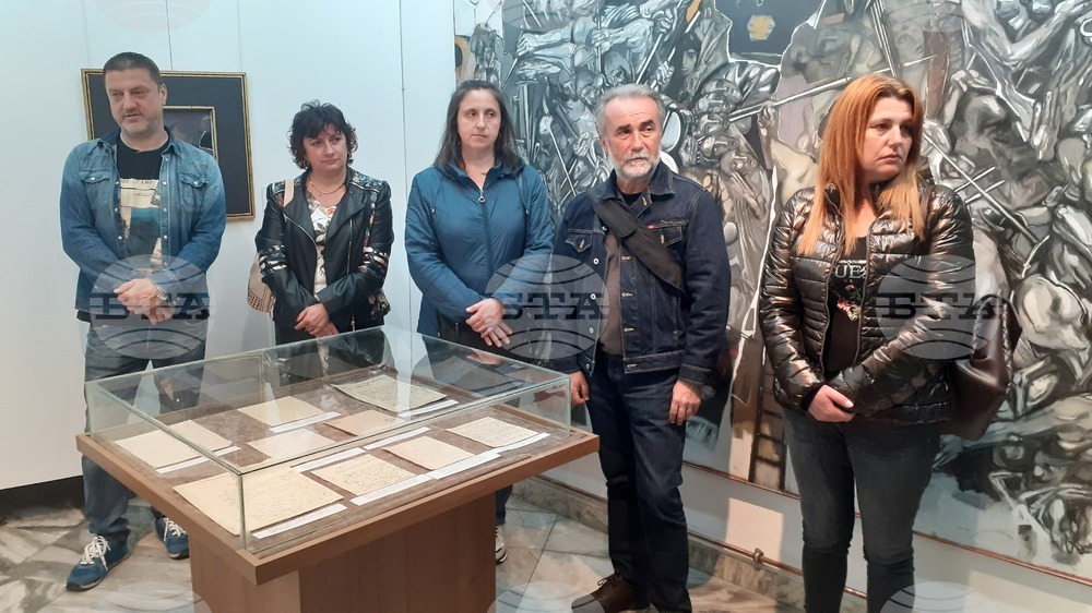 Изложба разказва за 145-годишнината история на местното управление в Ловеч