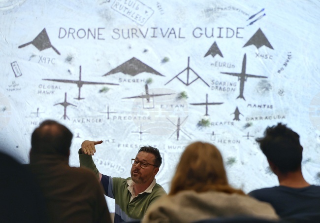 Гьоте-институт - Брад Дауни - инициатива "Каре"