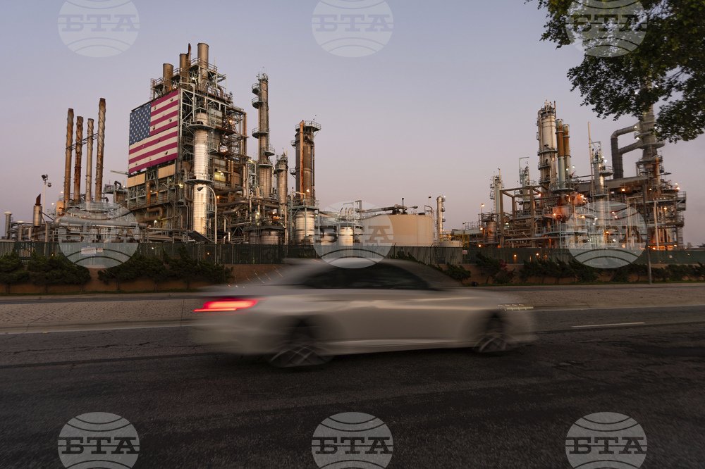 Цените на петрола се повишиха след удължаването на митническото примирие между САЩ и Китай