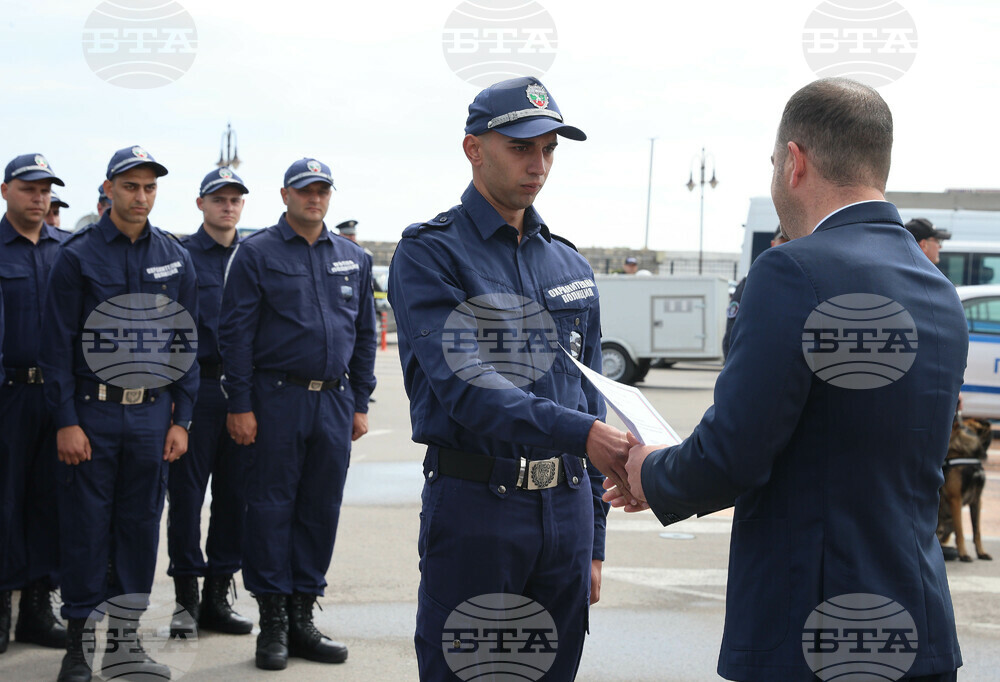Варна - министър Калин Стоянов - клетва на курсанти на МВР