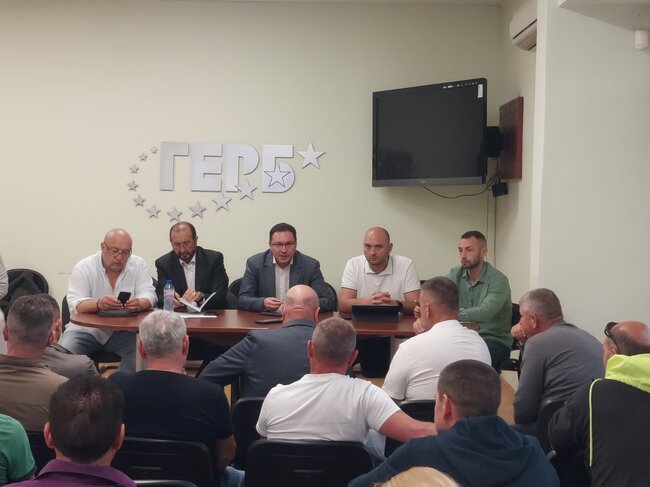 Рибарите във Варна обсъдиха проблемите в сектора на среща с ГЕРБ - СДС