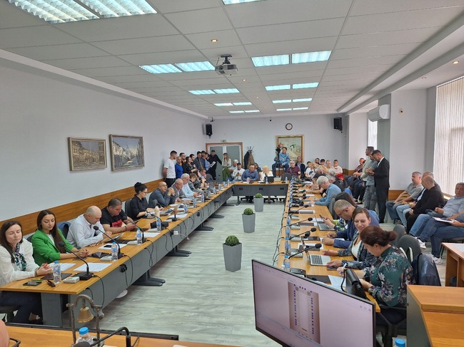 Община Ловеч приема в дарение градския стадион и цялата тренировъчна база на „Ловеч спорт 96“