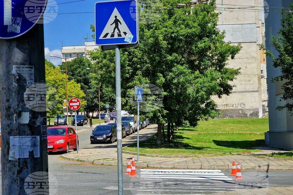Бургас - пешеходни пътеки - пребоядисване