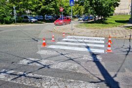 Бургас - пешеходни пътеки - пребоядисване