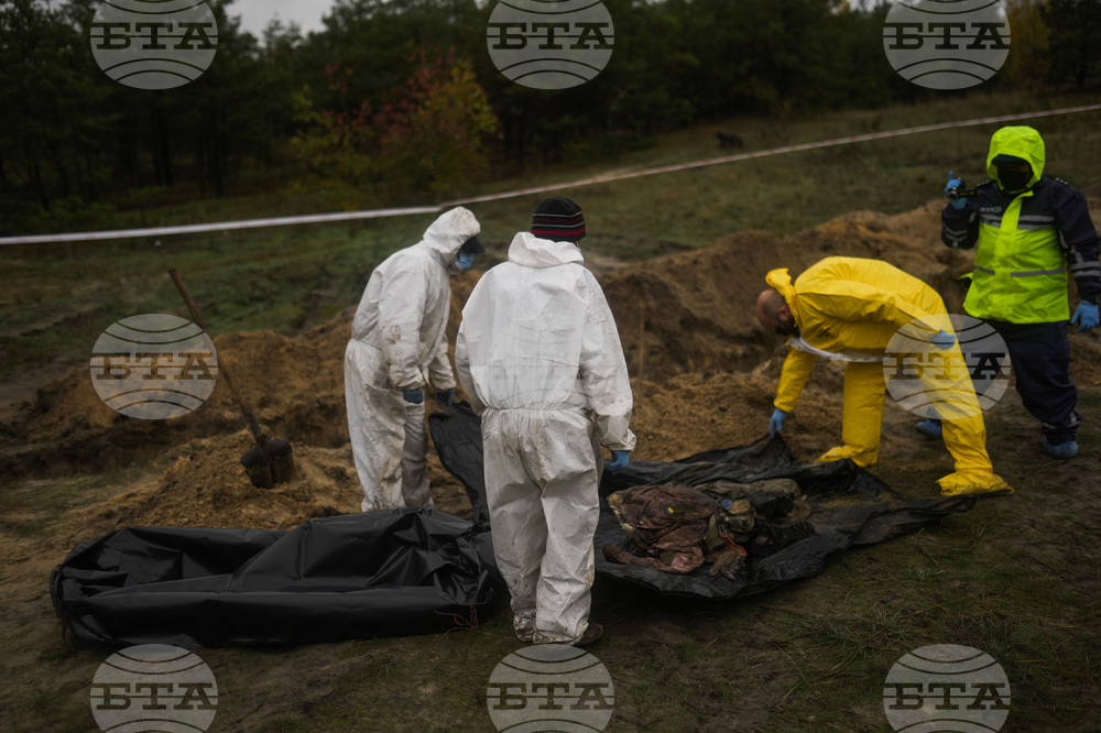 Украйна завърши ексхумацията на войници от масов гроб в Лиман
