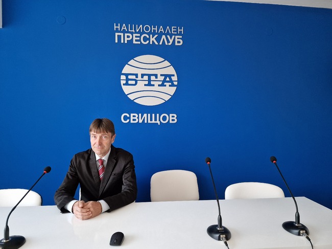 Представяне на майския брой на списание ЛИК "Българската наука на Антарктида" в Свищов