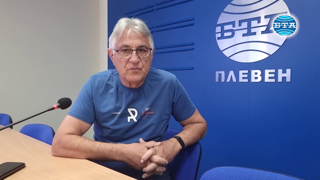 Антарктида е бъдещето на нашата планета по отношение на ресурсите, които крие в себе си, смята учителят по география Чавдар Тошков