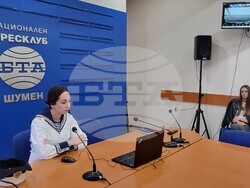 Шумен – Антарктида – представяне на ЛиК - главен старшина Анна Стоянова – ученици